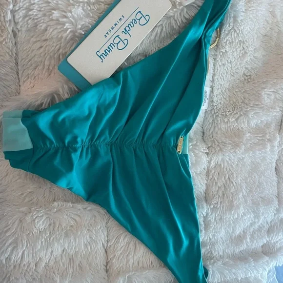 Beach bunny. Brand new - Picture 9 of 12